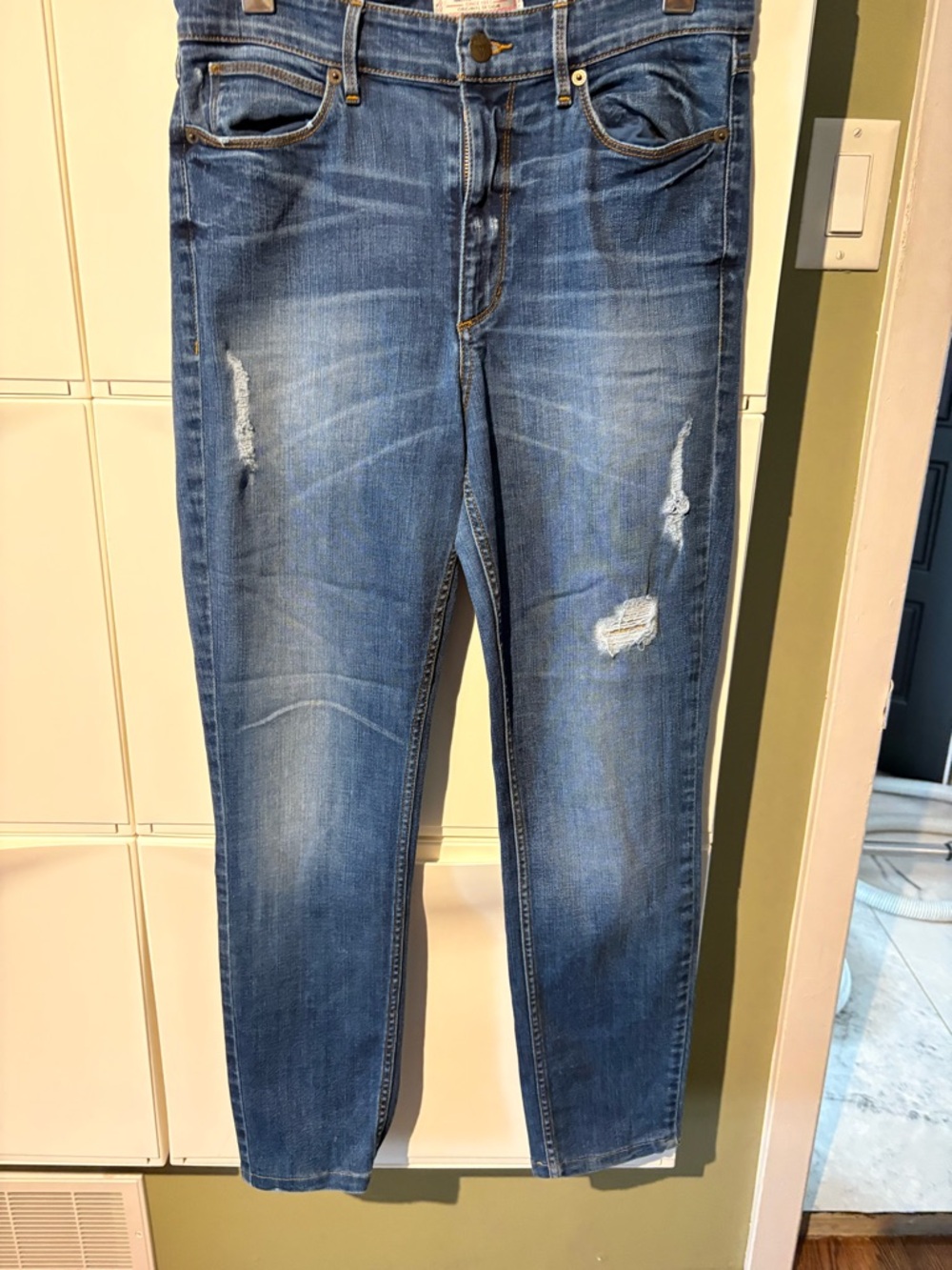 Guess Women's Blue Ripped Skinny Jeans